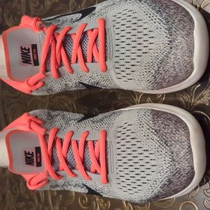 Nike Free RN Girl's Running Shoes Wolf Grey Pink Size 6Y